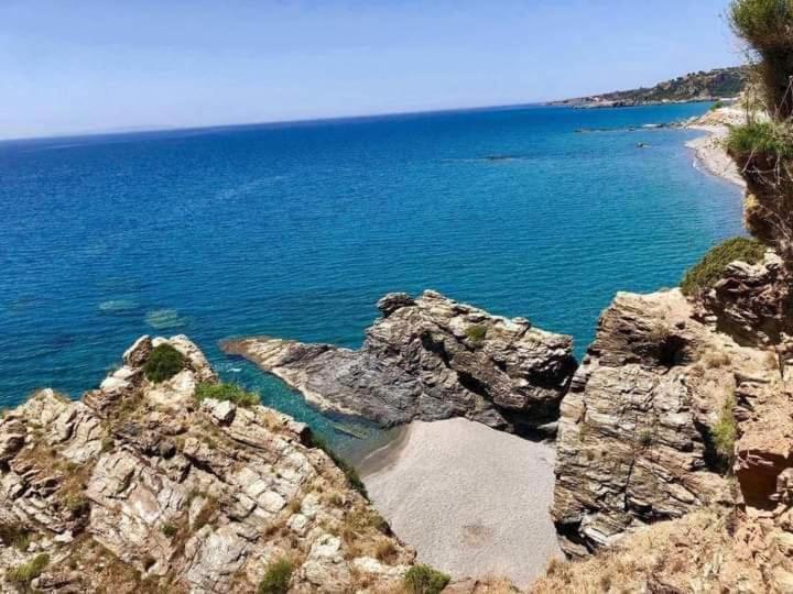 Livikon Studios & Rooms روداكينو المظهر الخارجي الصورة